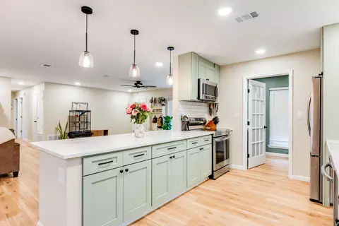Kitchen - 3999 Painter Branch Rd, Crestview, FL 32539 photo 2 of 6