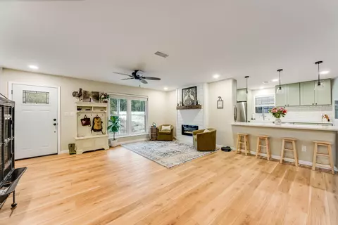 Living - 3999 Painter Branch Rd, Crestview, FL 32539 photo 1 of 3