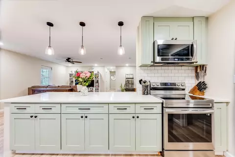 Kitchen - 3999 Painter Branch Rd, Crestview, FL 32539 photo 5 of 6