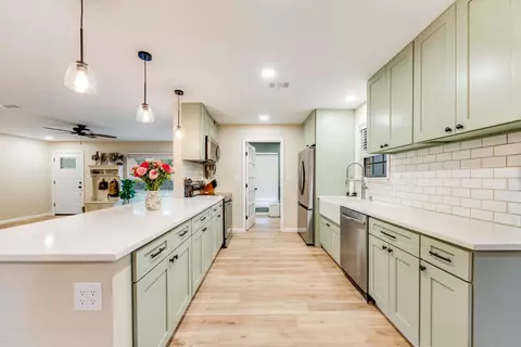 Kitchen - 3999 Painter Branch Rd, Crestview, FL 32539 photo 1 of 6