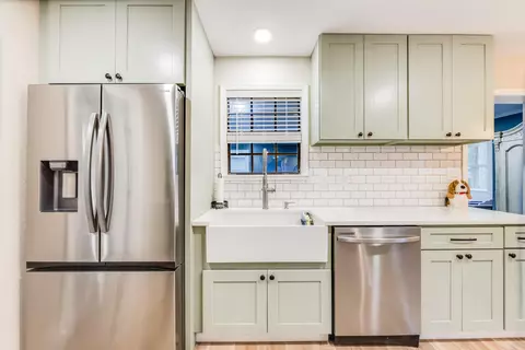 Kitchen - 3999 Painter Branch Rd, Crestview, FL 32539 photo 4 of 6