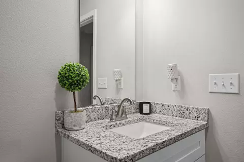 Bath - 3152 Maple St, Crestview, FL 32539 photo 5 of 5