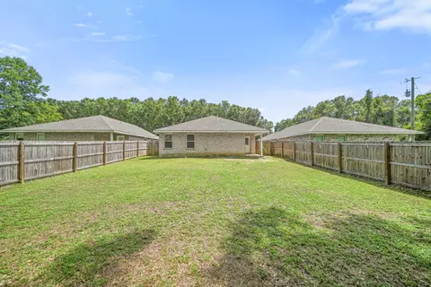 Exterior - 3152 Maple St, Crestview, FL 32539 photo 2 of 3