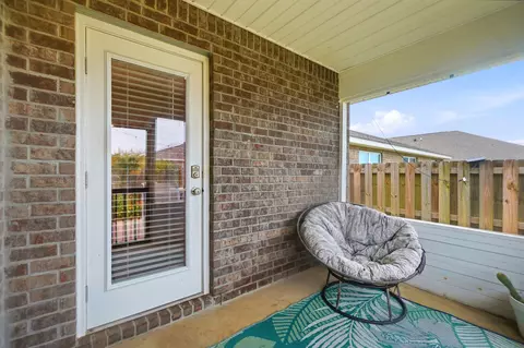 Exterior - 4742 Airmen Dr, Crestview, FL 32539 photo 4 of 12