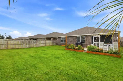 Exterior - 4742 Airmen Dr, Crestview, FL 32539 photo 8 of 12