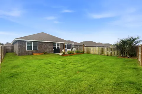 Exterior - 4742 Airmen Dr, Crestview, FL 32539 photo 7 of 12
