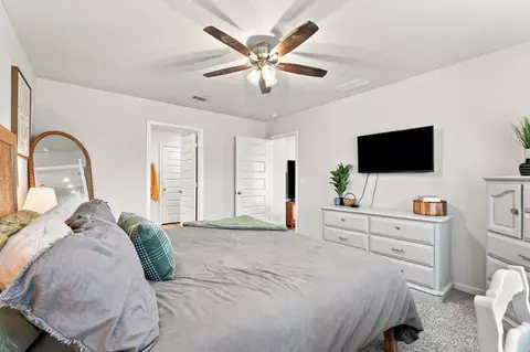 Bedroom - 4742 Airmen Dr, Crestview, FL 32539 photo 2 of 6