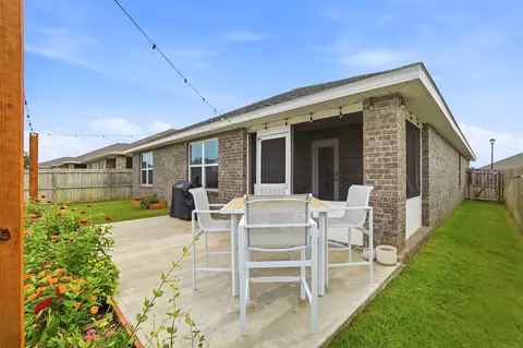 Exterior - 4742 Airmen Dr, Crestview, FL 32539 photo 5 of 12