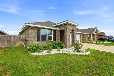 Exterior - 4742 Airmen Dr, Crestview, FL 32539 photo 11 of 12