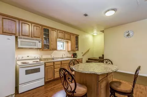 Kitchen - 6051 Tupelo St, Crestview, FL 32539 photo 2 of 3