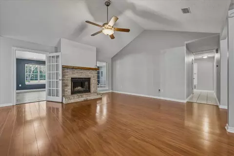 Living - 112 Golf Course Dr, Crestview, FL 32536 photo 3 of 11