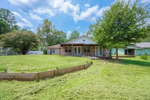 Exterior - 112 Golf Course Dr, Crestview, FL 32536 photo 6 of 13