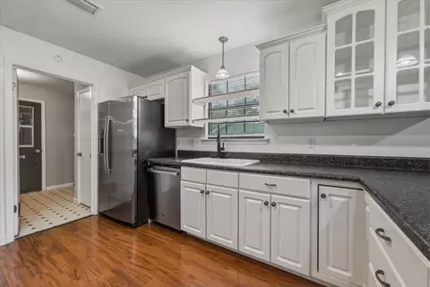 Kitchen - 112 Golf Course Dr, Crestview, FL 32536 photo 3 of 6