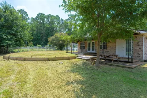 Exterior - 112 Golf Course Dr, Crestview, FL 32536 photo 9 of 13