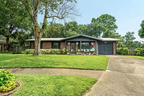123 Pinewood Ter, Fort Walton Beach, FL 32548