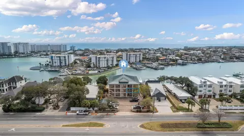 724 Harbor Blvd #202, Destin, FL 32541