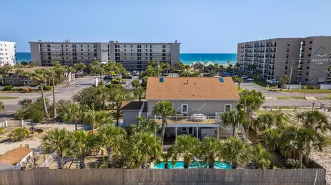 631 Pelican Dr, Fort Walton Beach, FL 32548