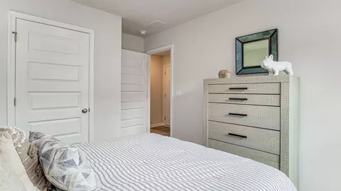 Bedroom - 4370 Damselfly Dr, Milton, FL 32583 photo 3 of 13