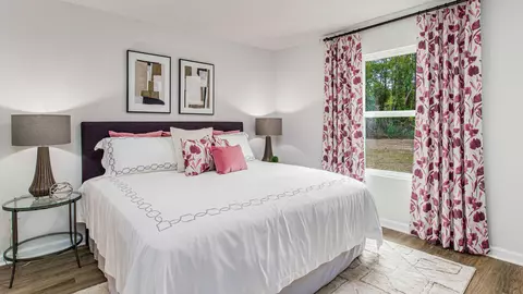 Bedroom - 4370 Damselfly Dr, Milton, FL 32583 photo 10 of 13