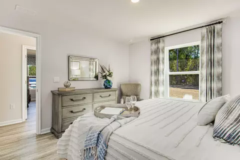 Bedroom - 4366 Damselfly Dr, Milton, FL 32583 photo 4 of 7