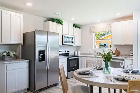 Kitchen - 4366 Damselfly Dr, Milton, FL 32583 photo 2 of 3
