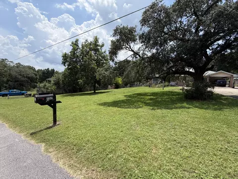 Exterior - 105 Navajo Trce, Crestview, FL 32536 photo 1 of 3