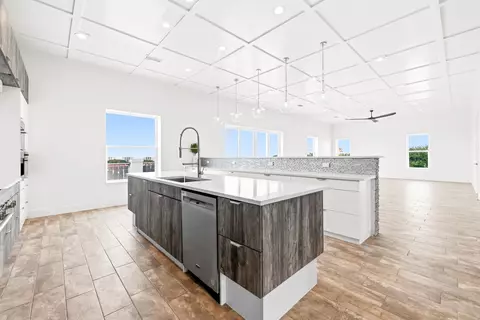 Kitchen - 326 Summit Dr, Destin, FL 32541 photo 1 of 2