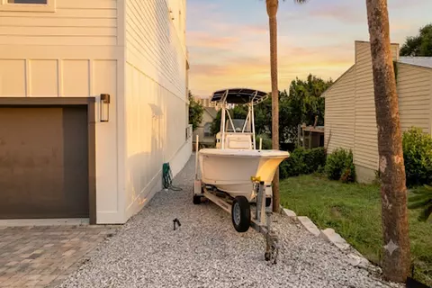 Exterior - 326 Summit Dr, Destin, FL 32541 photo 8 of 12