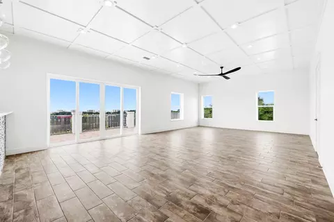 Living - 326 Summit Dr, Destin, FL 32541 photo 1 of 2