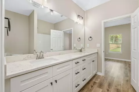 Entry Way - 607 Amos St, Crestview, FL 32539 photo 3 of 3
