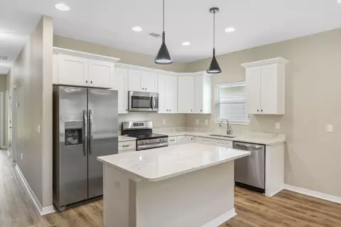 Kitchen - 607 Amos St, Crestview, FL 32539 photo 6 of 6