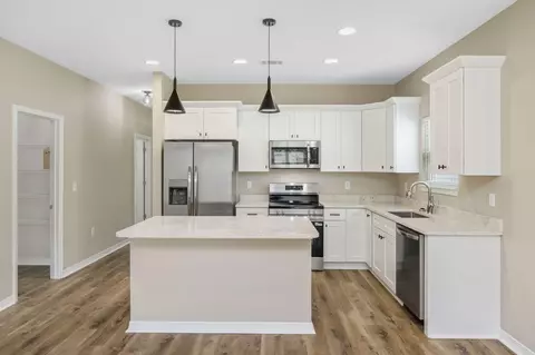 Kitchen - 607 Amos St, Crestview, FL 32539 photo 1 of 6