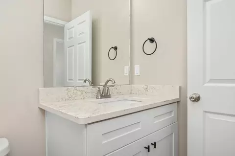 Bath - 607 Amos St, Crestview, FL 32539 photo 2 of 3