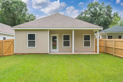 Exterior - 607 Amos St, Crestview, FL 32539 photo 7 of 7