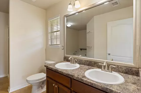 Bath - 4187 Roosevelt Way, Milton, FL 32583 photo 1 of 4