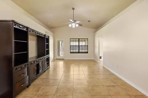 Living - 4187 Roosevelt Way, Milton, FL 32583 photo 4 of 6