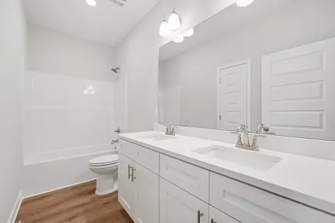 Bath - 6116 Mildreds Way, Crestview, FL 32539 photo 2 of 3