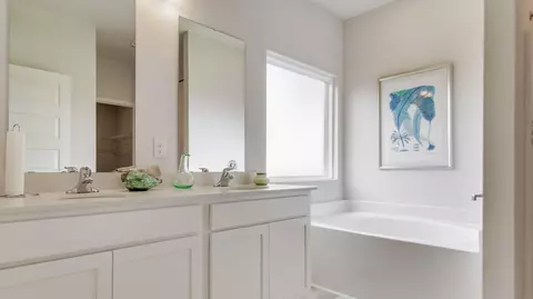 Bath - 5884 Tripletail Dr, Milton, FL 32583 photo 1 of 4