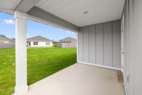 Exterior - 924 Sandbar Loop, Crestview, FL 32539 photo 8 of 9