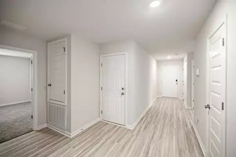 Entry Way - 924 Sandbar Loop, Crestview, FL 32539 photo 7 of 8