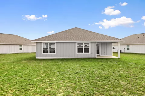 Exterior - 924 Sandbar Loop, Crestview, FL 32539 photo 5 of 9