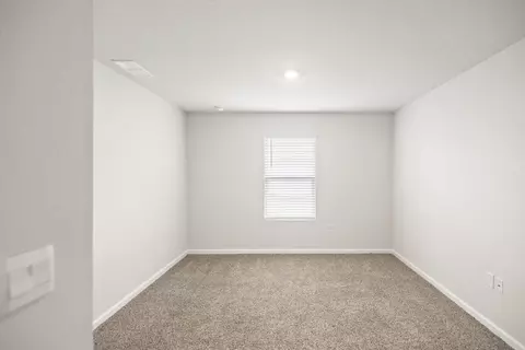 Bedroom - 924 Sandbar Loop, Crestview, FL 32539 photo 7 of 8