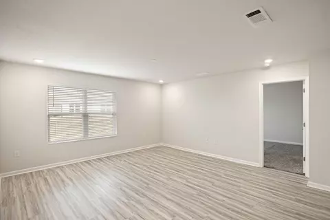 Living - 924 Sandbar Loop, Crestview, FL 32539 photo 1 of 3