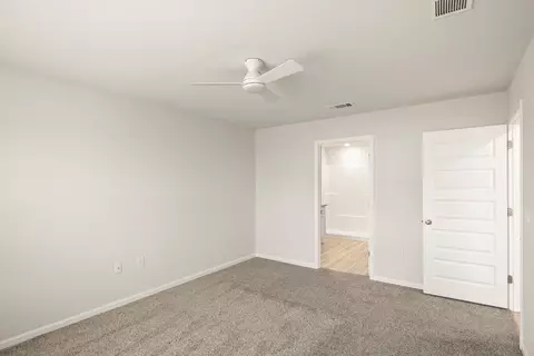 Bedroom - 924 Sandbar Loop, Crestview, FL 32539 photo 2 of 8
