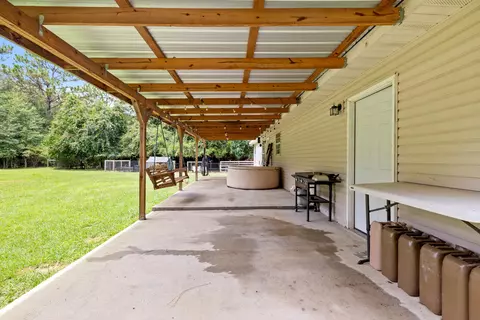 Exterior - 978 Grandmas Pl, Baker, FL 32531 photo 6 of 11