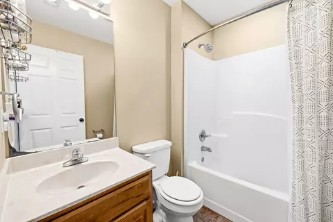 Bath - 978 Grandmas Pl, Baker, FL 32531 photo 3 of 3