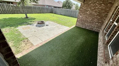 Exterior - 400 Lilly Bell Ln, Freeport, FL 32439 photo 4 of 9
