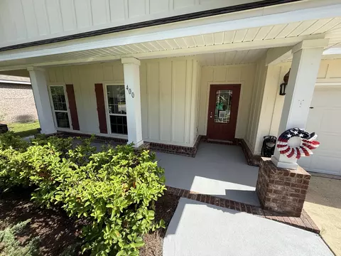 Exterior - 400 Lilly Bell Ln, Freeport, FL 32439 photo 2 of 9