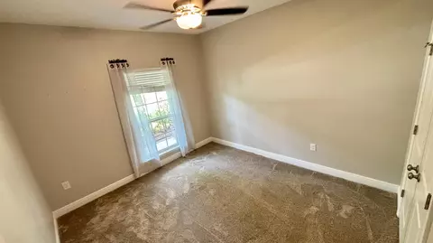 Bedroom - 400 Lilly Bell Ln, Freeport, FL 32439 photo 2 of 3