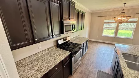 Kitchen - 400 Lilly Bell Ln, Freeport, FL 32439 photo 3 of 6